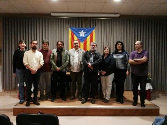 Els representants sincicals amb membres de la Plataforma Unitària per la República Catalana