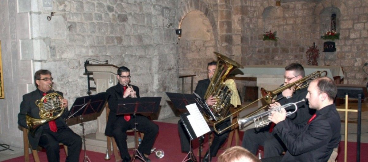 Ara per ara l'Associació Amics de la Música de Gualba no organitzarà més concerts de música clàssica a la parròquia Sant Vicenç