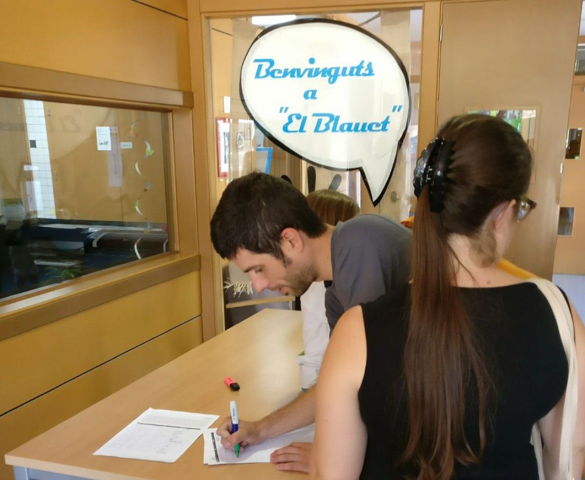 Campanya de recollida de signatures perquè s'instal·li aire condicionat a El Blauet de Sant Celoni