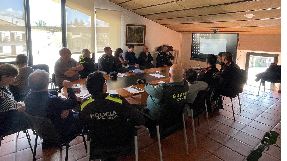 Un moment de la reunió de la Junta de Seguretat de Sant Antoni de Vilamajor