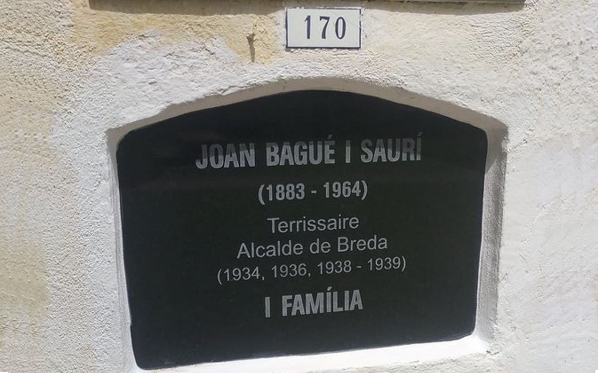 La làpida al nínxol de Joan Bagé i Saurí al cementiri de Breda
