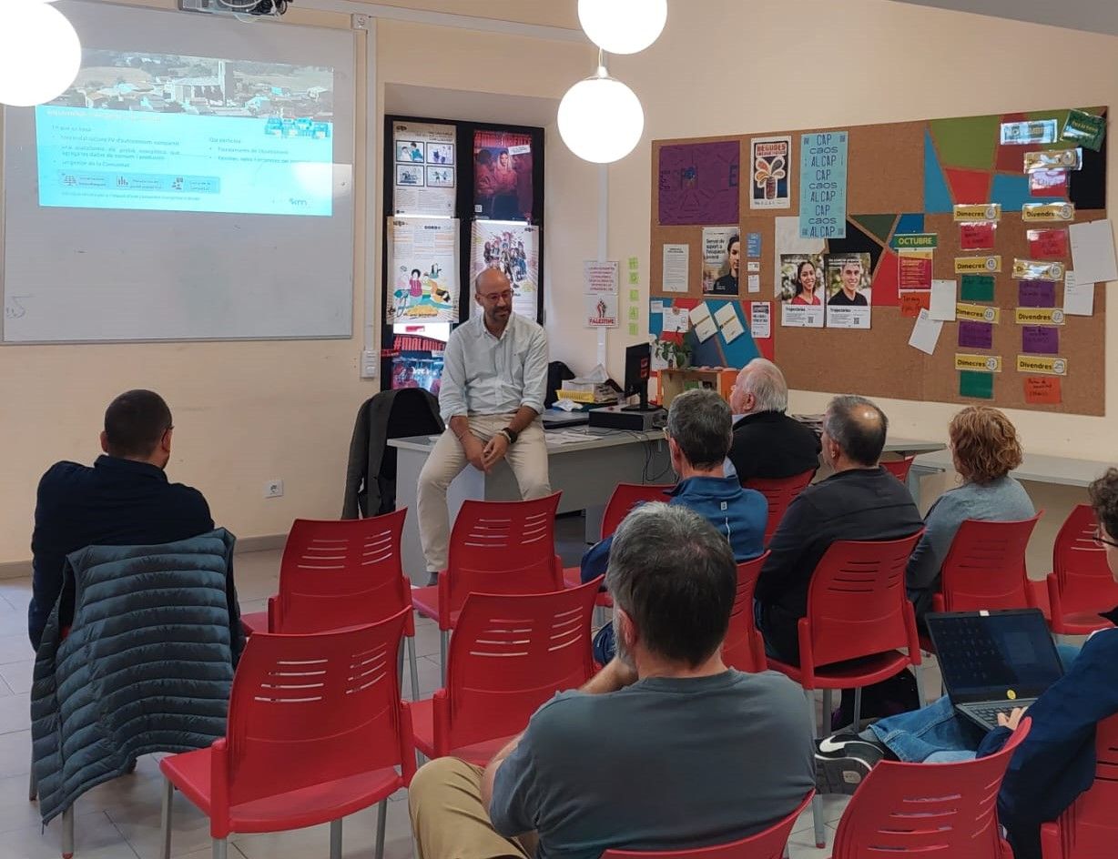 Xavier Massa a la presentació de la comunitat energètica de Breda