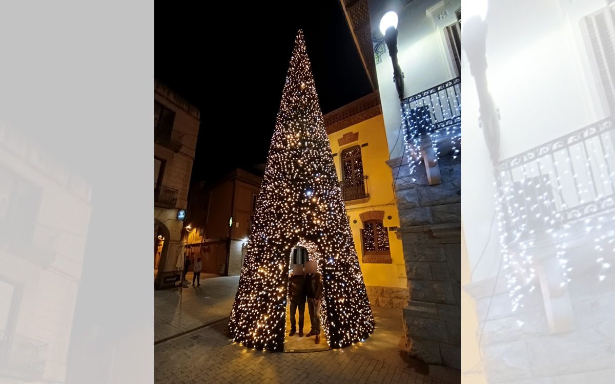 L'arbre de Nadal de l'Ajuntament de Sant Celoni.