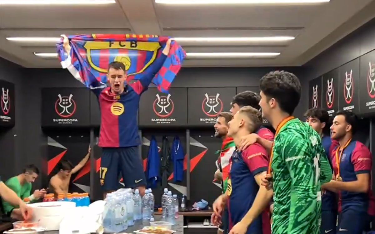 Marc Casadó després de guanyar la Supercopa d'Espanya amb el Barça