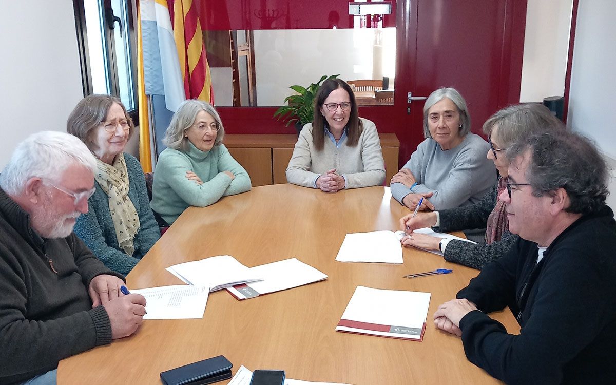 La família Vilaseca Roca ha fet una donació de material monogràfic i arqueològic relacionat amb el Castellvell.