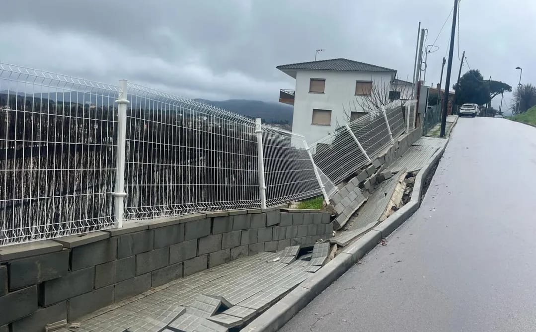 El carrer de l'Alzina, situat al barri de Can Boatell de Llinars.