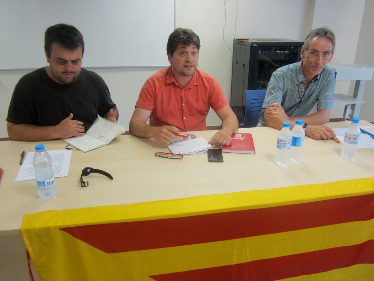D'esquerra a dreta: Marc Sallas (Intersindical-CSC), Joanjo Morales (UGT) i Albert Llargués (CCOO)