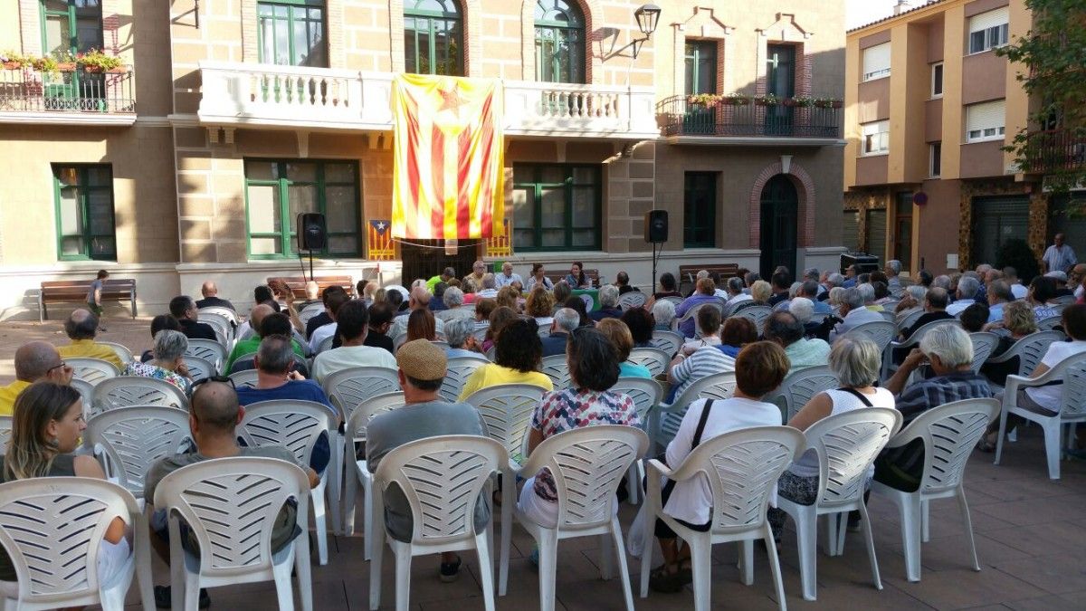 Acte unitari a favor del referèndum a la plaça de la Vila de Santa Maria de Palautordera