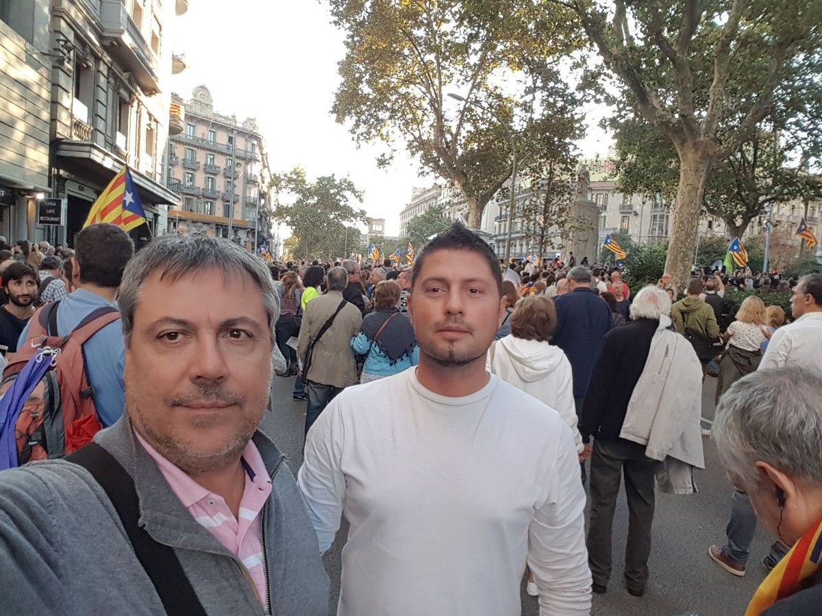 L'alcalde de Santa Maria de Palautordera , Jordi Xena i el regidor Sergi Zamora a Barcelona en defensa de les institucions catalanes
