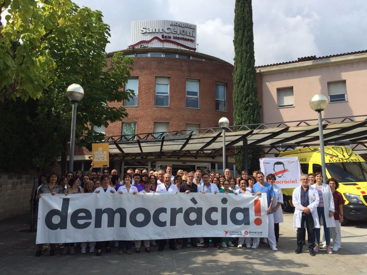 El personal sanitari de l'Hospital i el CAP de Sant Celoni a favor de la democràcia i el Sí