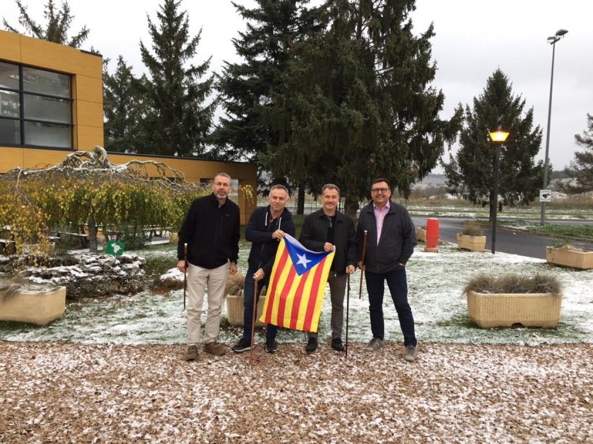 Els quatre alcaldes retornant cap al Baix Montseny
