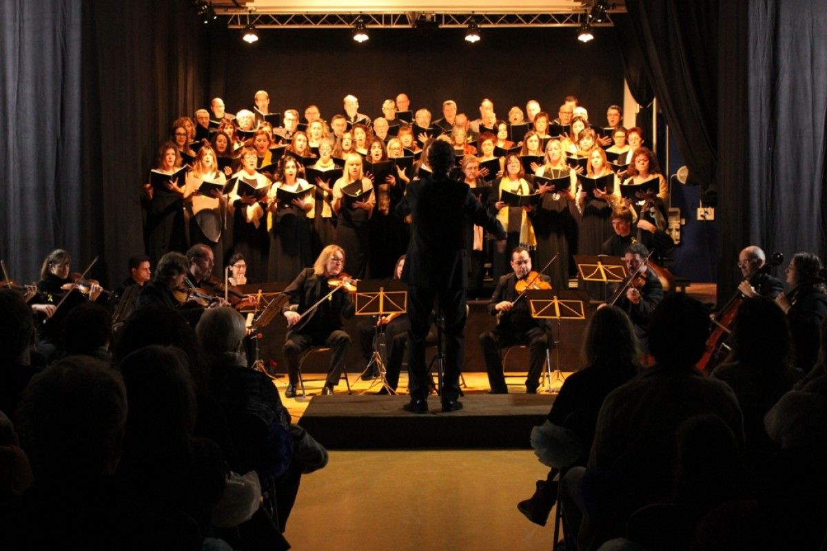 Un moment del concert coral Glòria de Vivalvi a Arbúcies