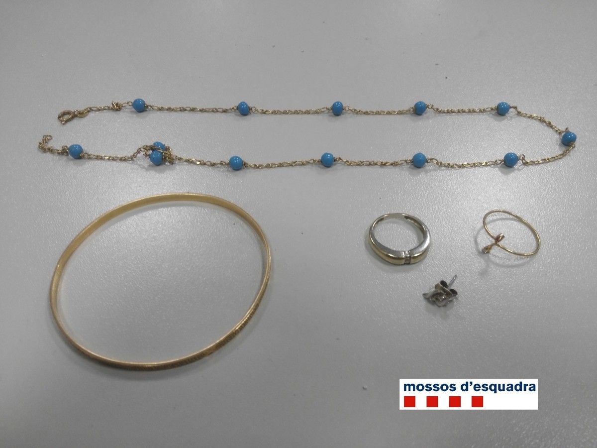 Algunes de les joies robades i recuperades al Vallès Oriental