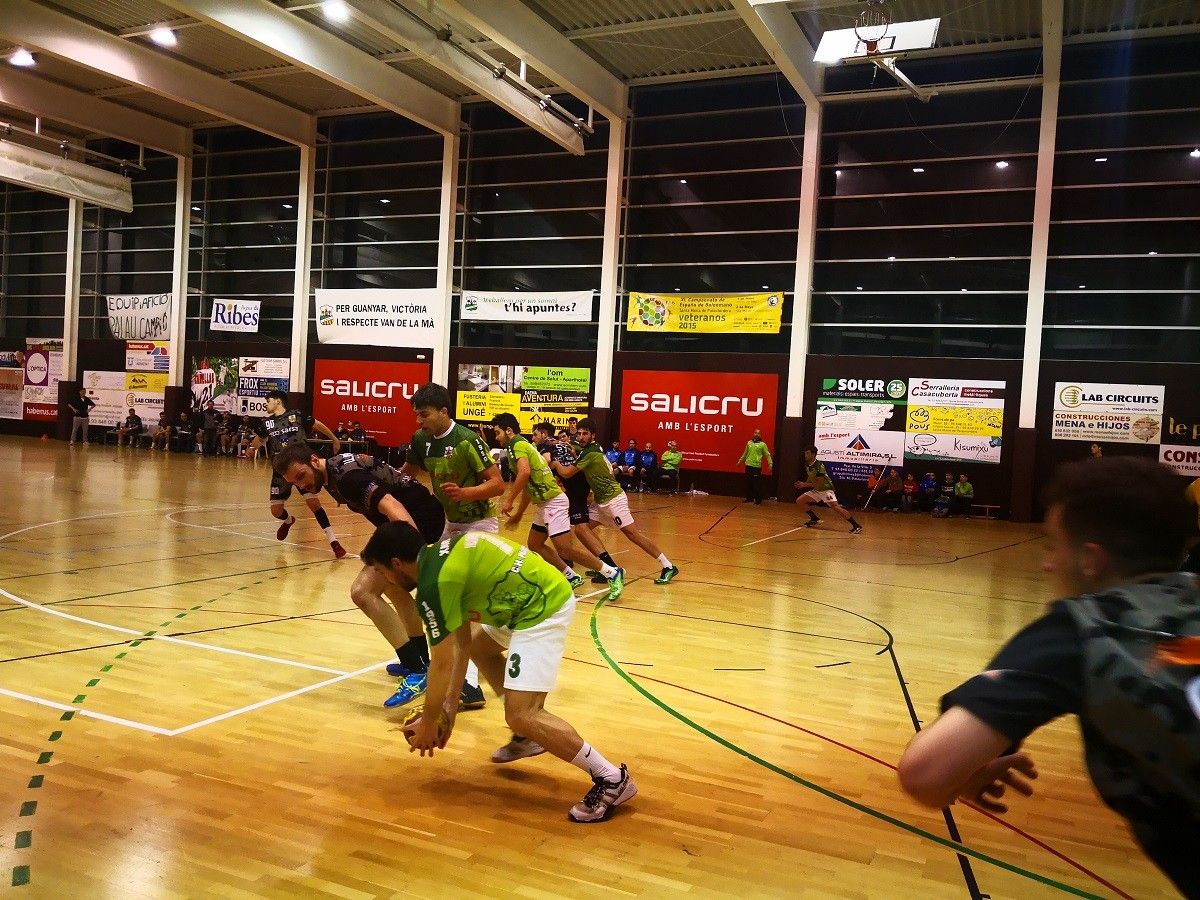 Una jugada del partit entre el CH Palautordera i el BM La Roca