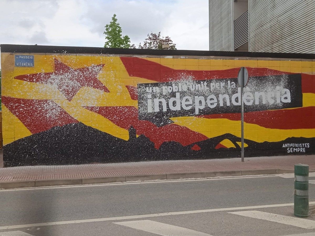 Un dels murals que ha patits atacs feixistes