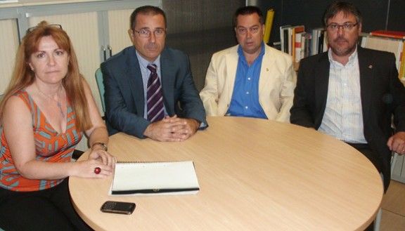 Dolors Paniagua (Invest Catalòniaz), Jordi Carbonell (director general d'Indúistria), Ramon Arabia (regidor de Promoció Econòmica) i Jordi Xena (alcalde de Santa Maria de Palautordera)
