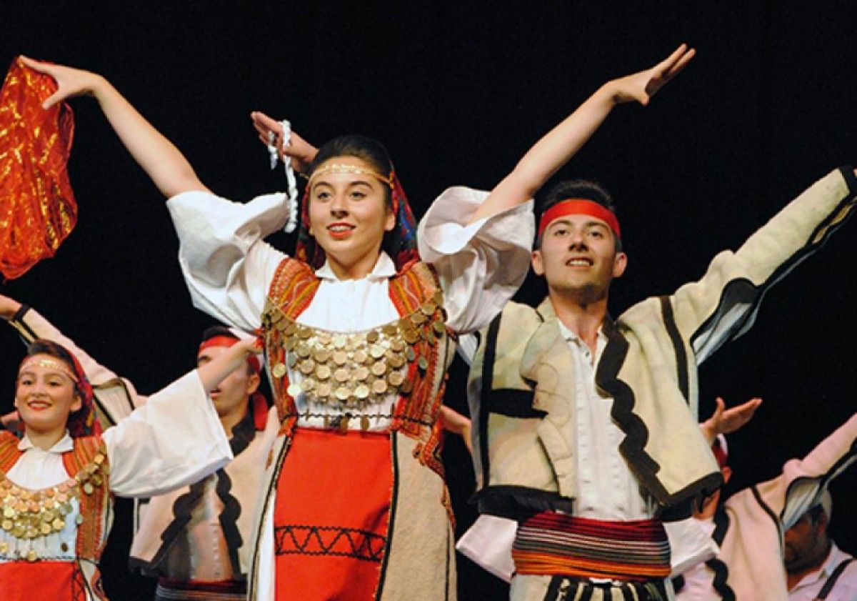 El grup Folk Dance Ensemble Karshiaka actuarà a Santa Maria de Palautordera aquest dissabte