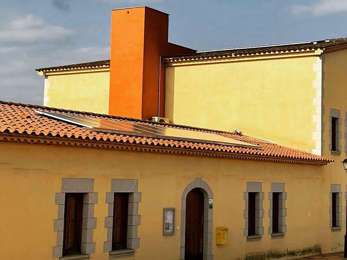 Edifici de l'Ajuntament de Sant Feliu de Buixalleu