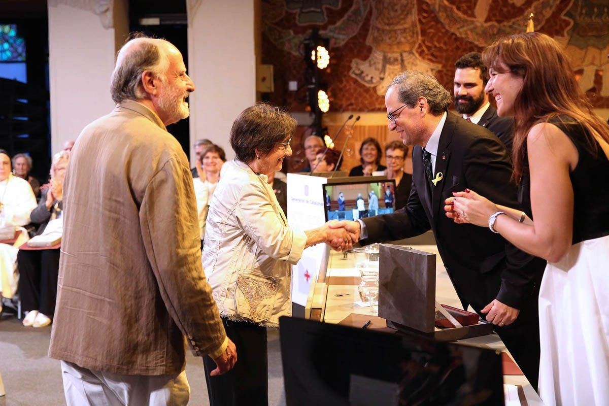 El president de la Generalitat, Quim Torra, lliura la Creu de Sant Jordi a Marduix Teatre