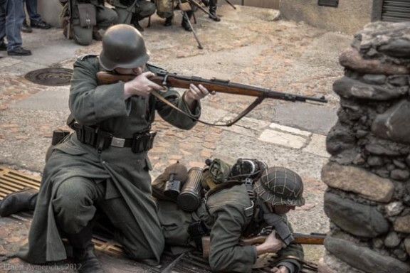 Alguns dels soldats de l'exèrcit alemany aquest dissabte a Arbúcies recreant una batalla de la II Guerra Mundial