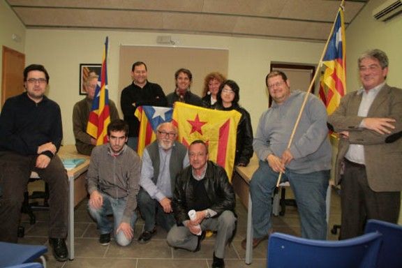 L'alcalde i regidors de Campins, el secretari de l?Ajuntament i membres de l'Assemblea Nacional Catalana