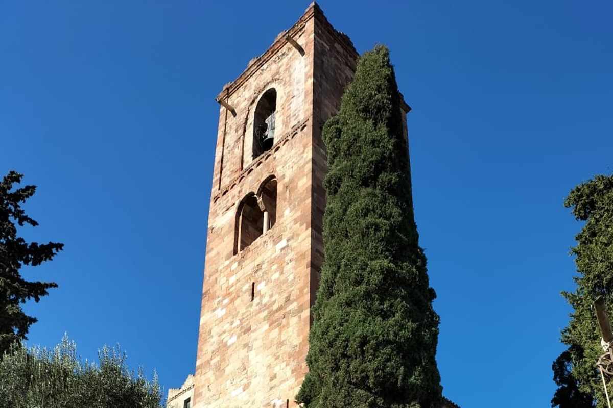 Vista parcial de la Torre Roja de Sant Pere de Vilamajor