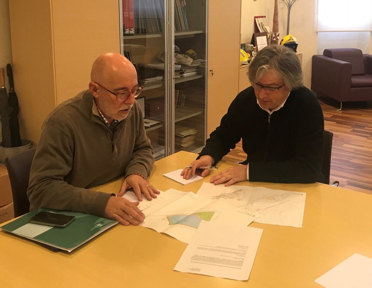 Reunió de l'alcalde de Sant Celoni, Francesc Deulofeu amb el director general de Prevenció, Manel Pardo