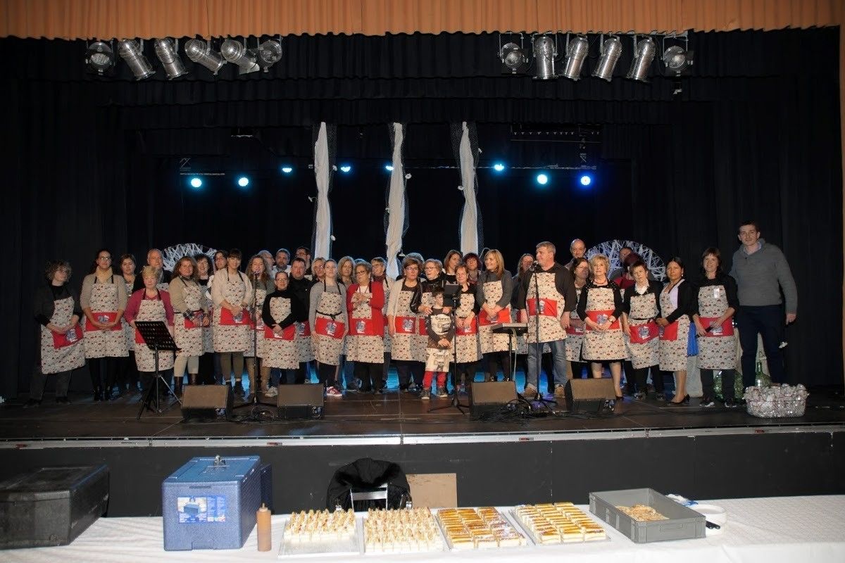 Grup de cuineres i cuiners participants en la 34a edició de la Mostra de Cuina Casolana