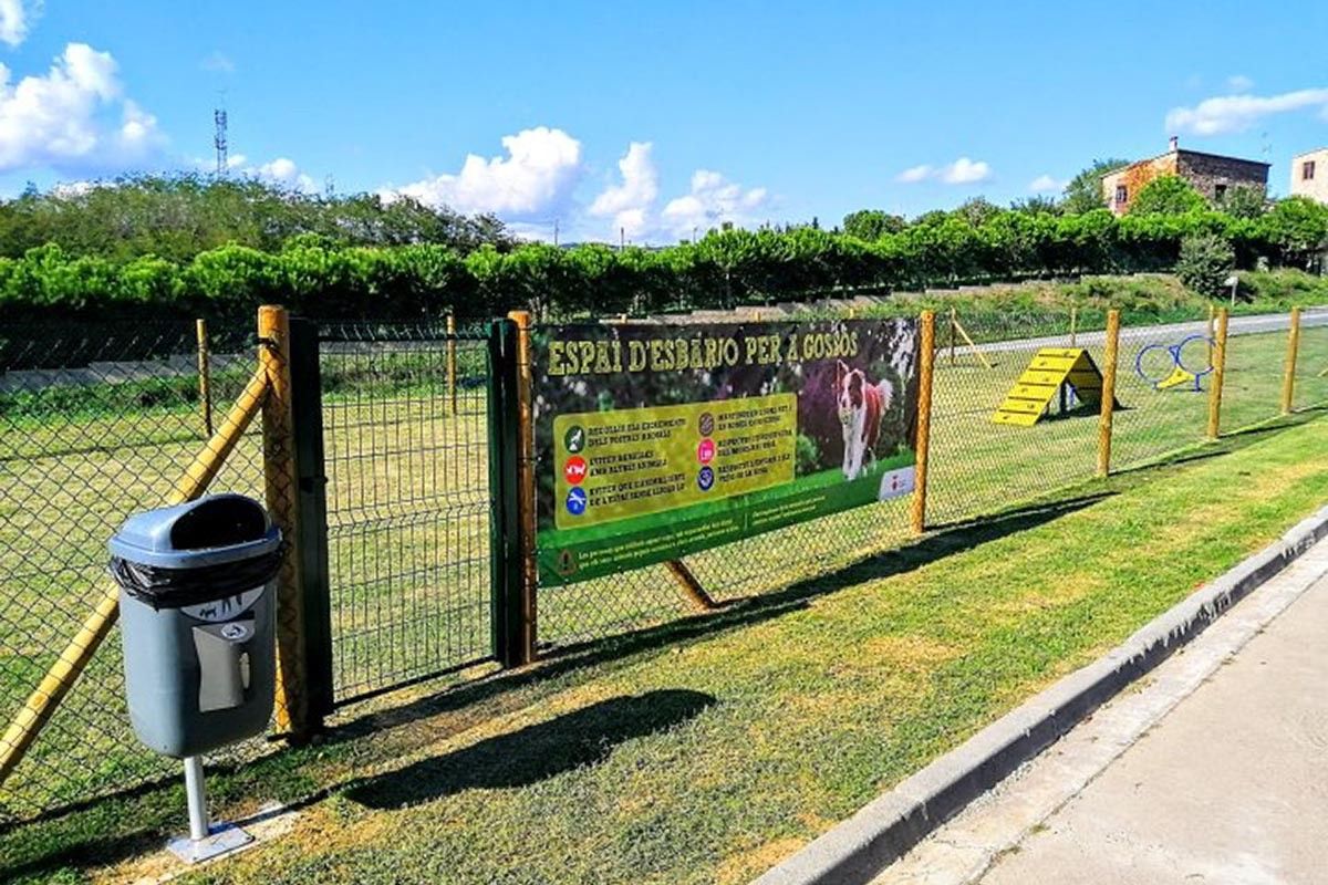 Hostalric ja disposa d'una àrea d'esbarjo per a gossos