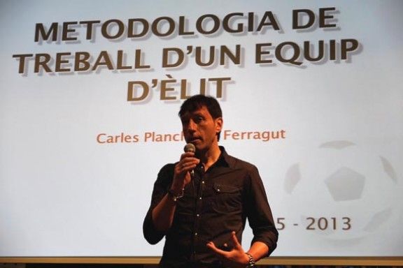 Carles Planchart a Arbúcies fent una conferència sobre Metodologia de treball d'un equip d'elit. Carles Planchart 