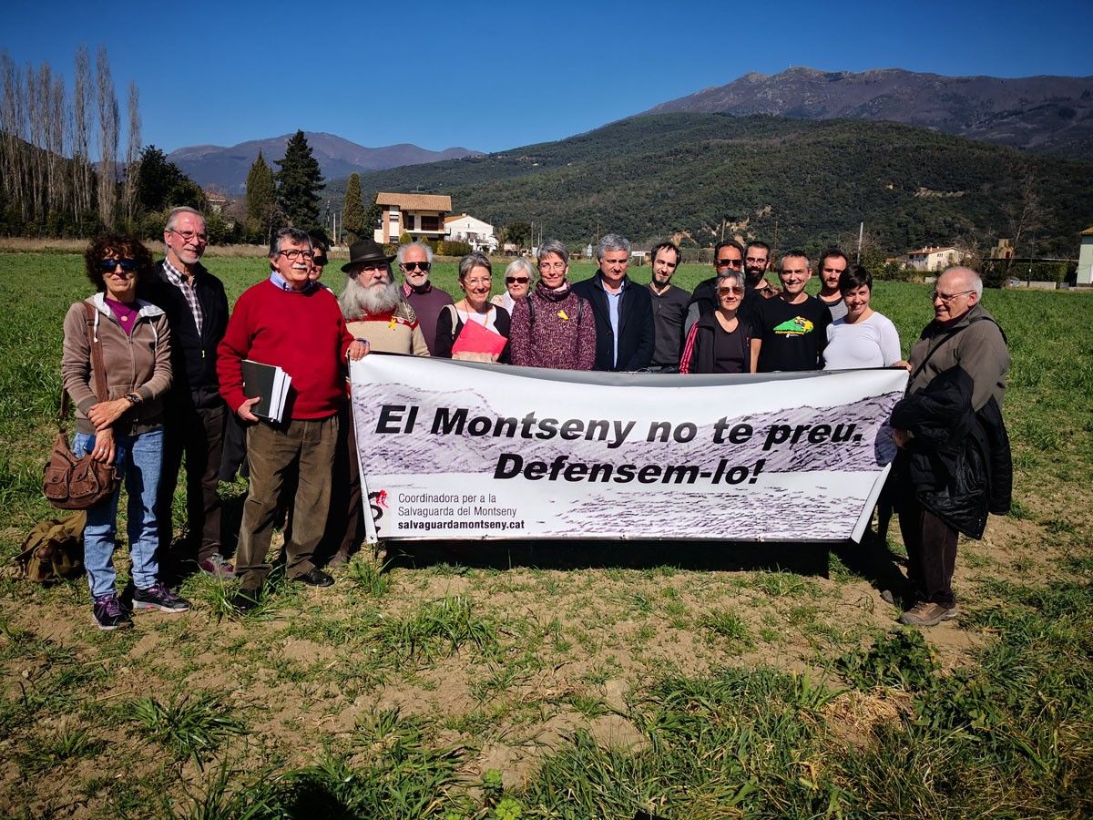 Membres de la CSM i altres entitats ecologistes exigeixen una moratòria de les llicències