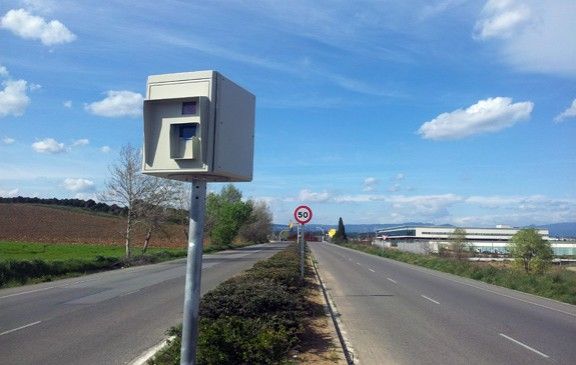 Un dels tres nous radars que hi ha a Mollet del Vallès.
