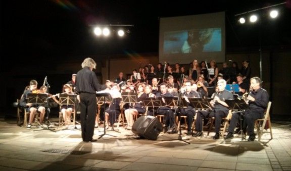 La Jazzband de sant Celoni va inaugurar la programació de Dijous a la Fresca 