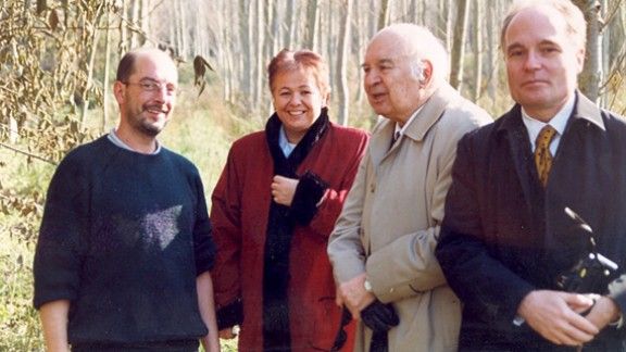 D'esquerra a drets: Josep Maria Abril i Roser Renau (tècnics de Cultura de l?ajuntament de Sant Celoni), Martí Riquer i Jaume Vallcorba