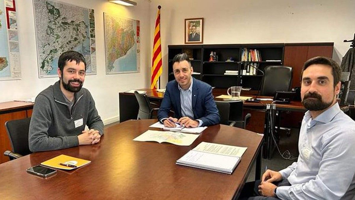 Nil Papiol, alcalde d'Hostalric; Sergi Albrich, serveis territorials a Girona; i Dídac Manresa, alcalde de Breda