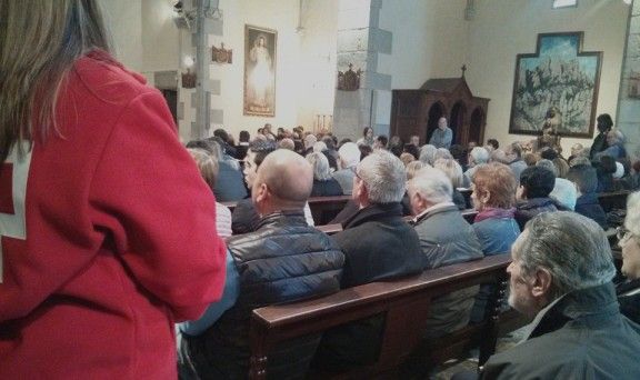 La parròquia de Santa maria de Palautordera plena a vessar en el funeral de Laura altimira Barri