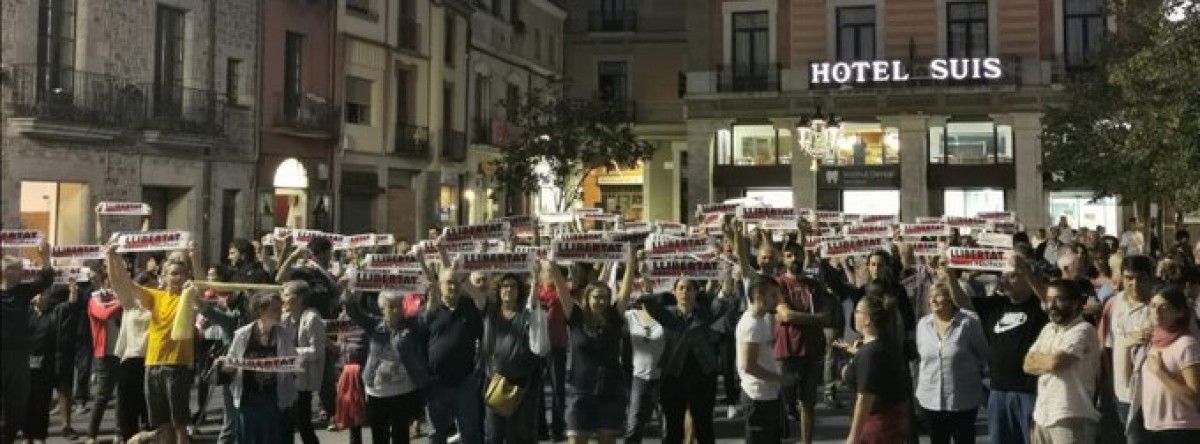 Concentració a la plaça de la Vila de Sant Celoni contra les detencions dels CDR