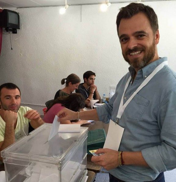 Jordi Cuminal votant a Sant Celoni.