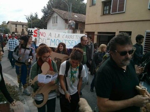 Al Baix Montseny ja s'han fet diverses accions de protesta contra el projecte.