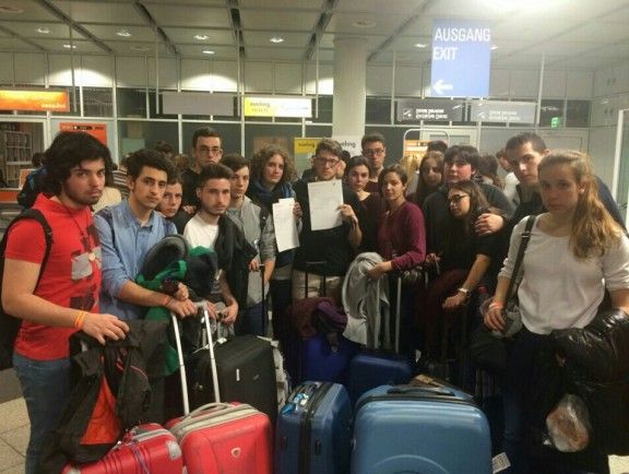 El grup d'estudiants de Palautordera a l'aeroport de Munic.