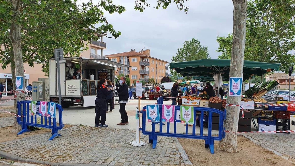 El mercat setmanal de Santa Maria de Palautordera recupera totes les parades i canvia d'ubicació