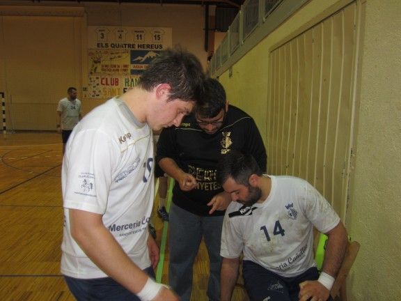 David González  donant instruccions als seus jugadors.