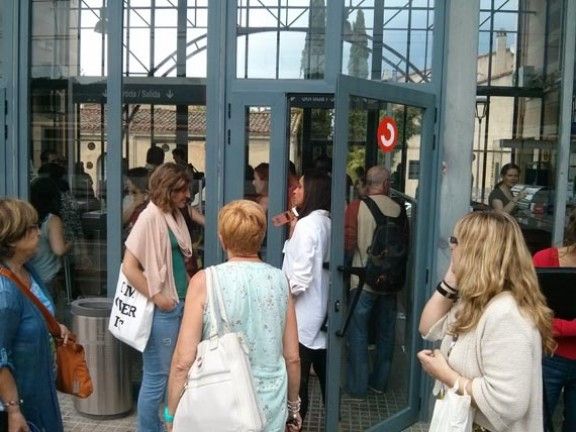 Passatgers a l'estació de Llinars del Vallès