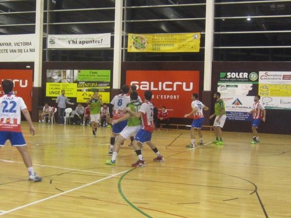 Una jugada del partit entrev el CH Palautordera Salicru i l'Handbol Sant Joan Despí