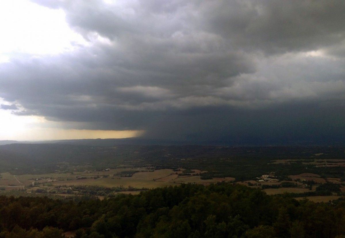 Tempesta al Berguedà vista des de l'Espunyola 