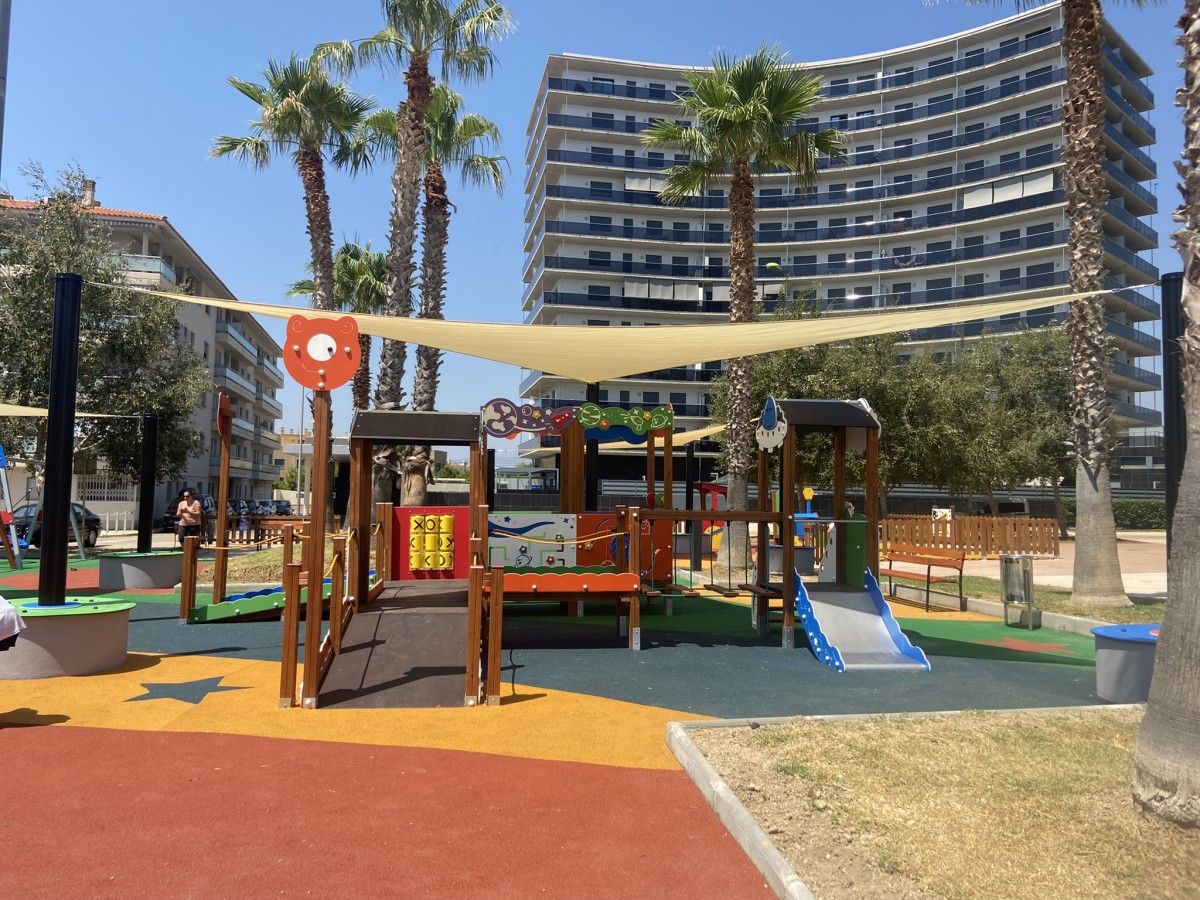 Exemple d'un parc infantil inclusiu com el que Berga ha decidit impulsar