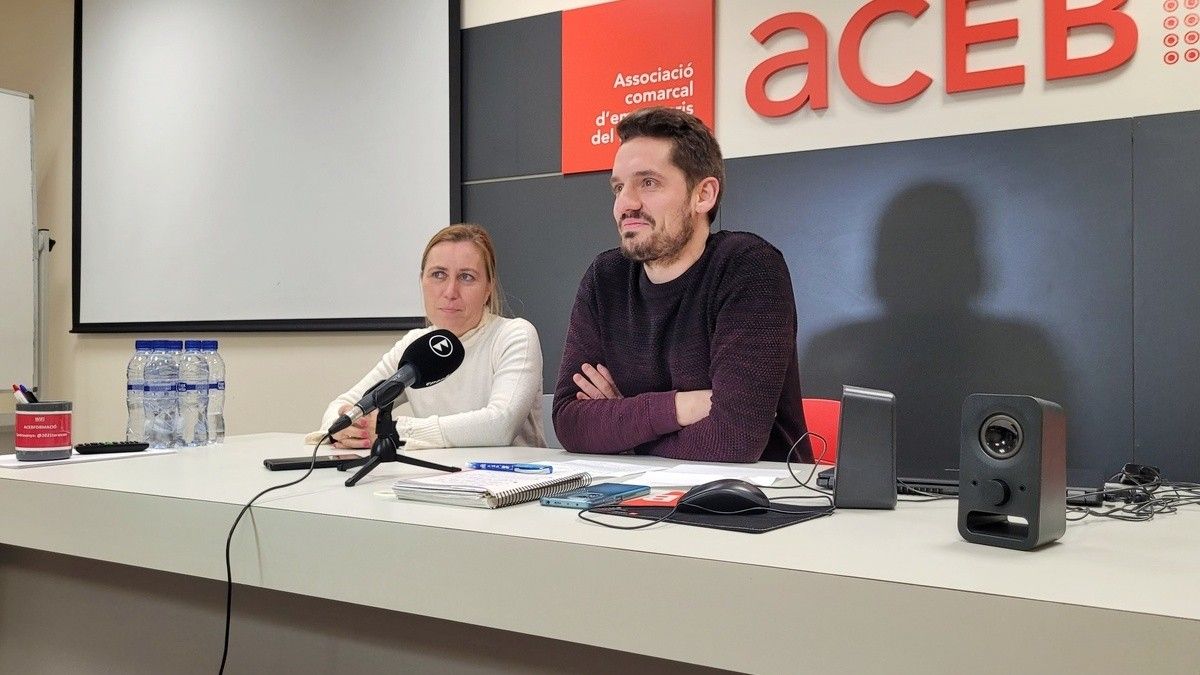 Jordina Serrano i Xavier Orcajo han comparegut per donar resposta a la plataforma 'No a l'APEU'