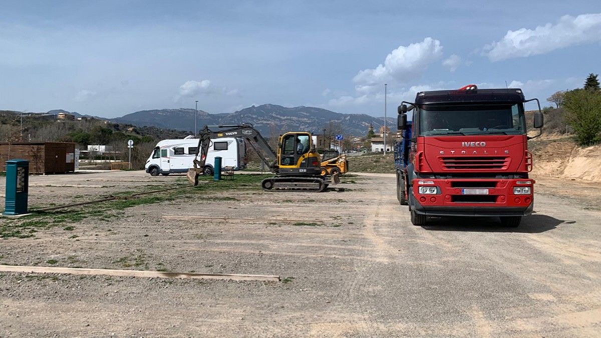 L'inici dels treballs d'ampliació de la zona d'acollida d'autocaravanes de Gironella
