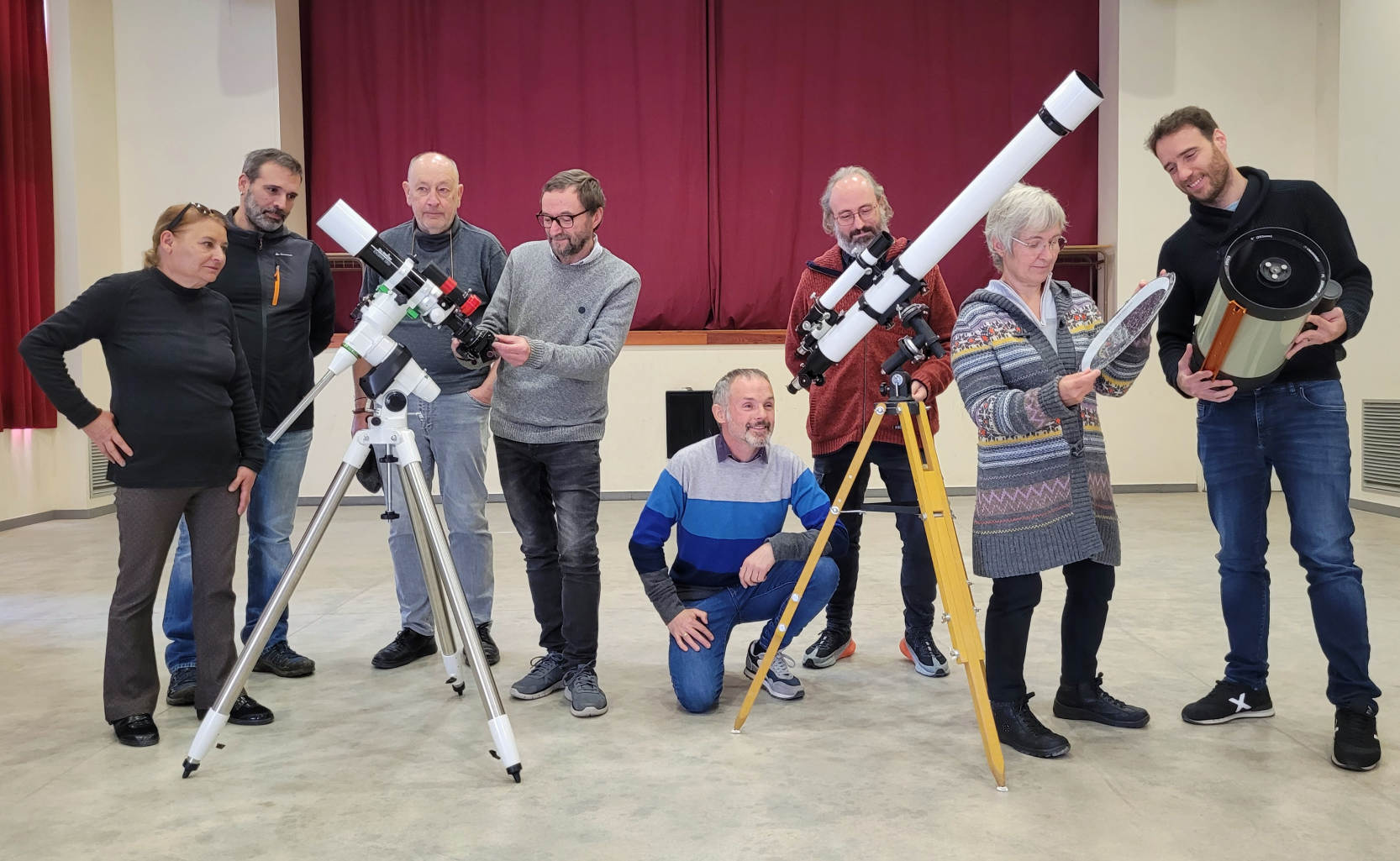 Els socis i sòcies d'Astroberguedà es troben mensualment a l'Ateneu d'Olvan