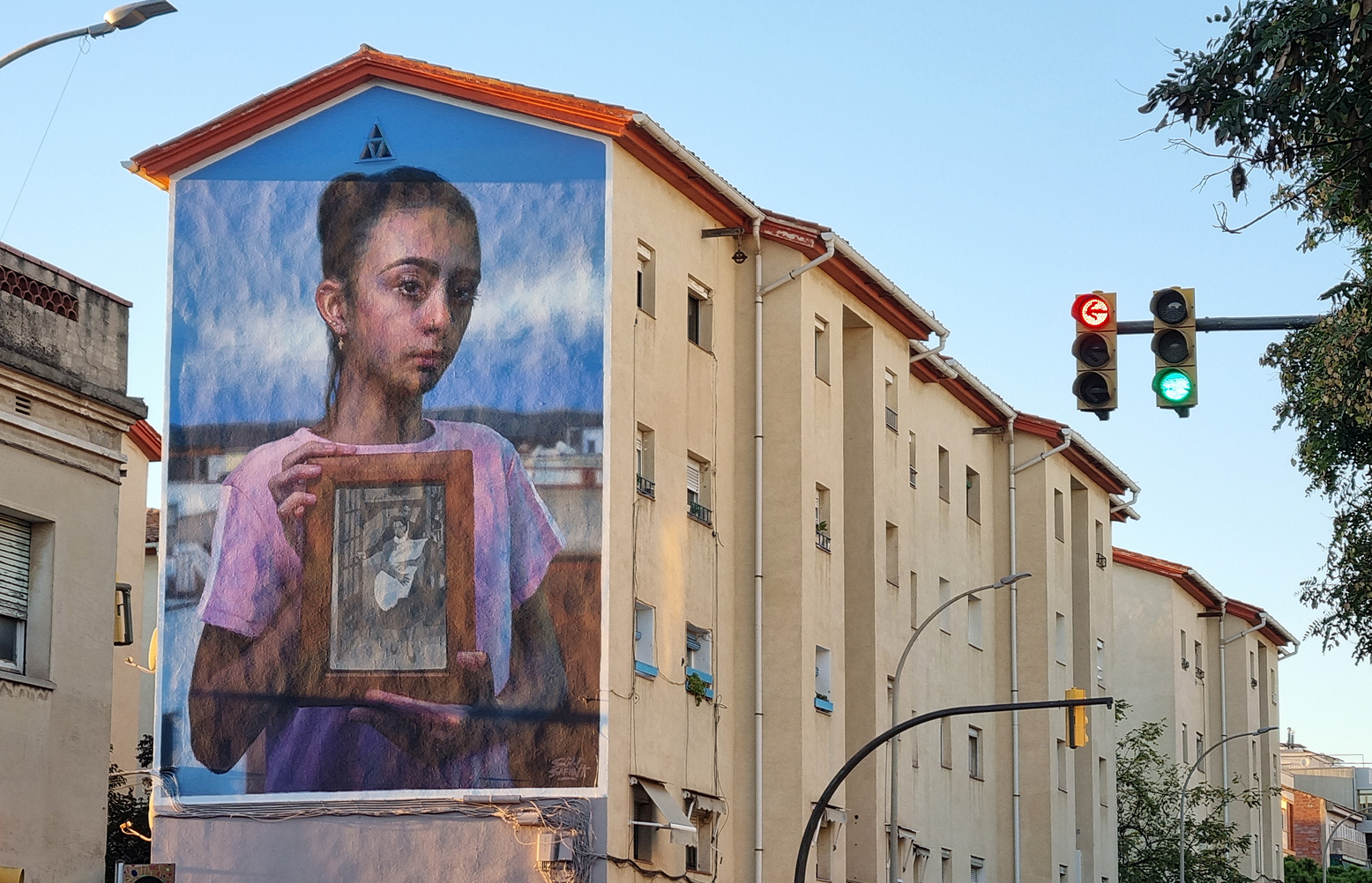 El mural es troba al barri de Sant Joan de Vilanova i la Geltrú